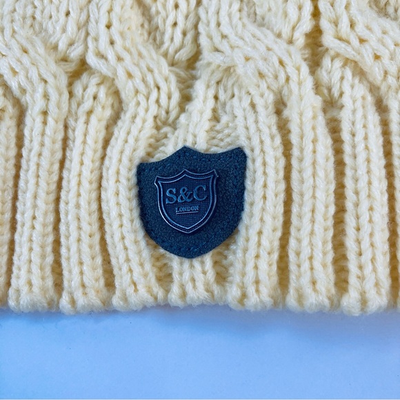 Sydney & Co. London Yellow Knit Dog Sweater Size Medium Cosy Warm Stylish - Picture 3 of 6